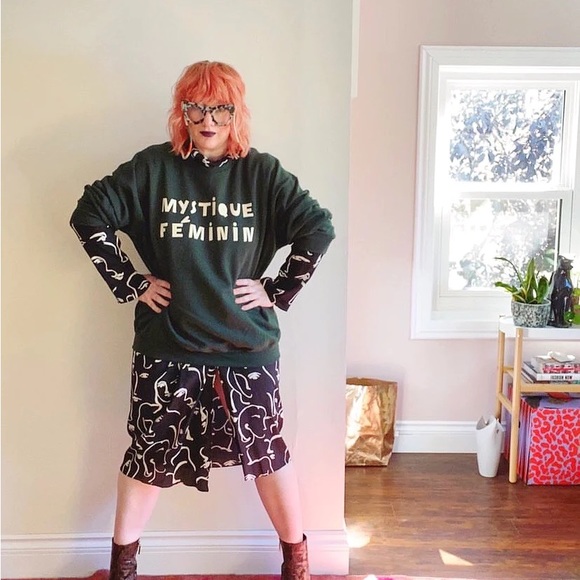 Maison Corazon Mystique Feminin Sweatshir - Picture 1 of 2